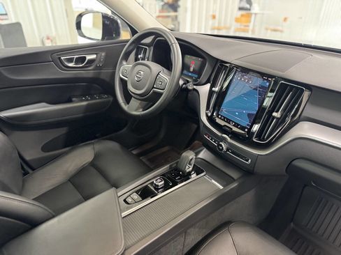 Used 2024 Volvo XC60 B5 Core image 17
