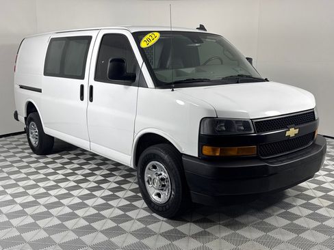 Used 2022 Chevrolet Express 2500 w/ Driver Convenience Package image 3