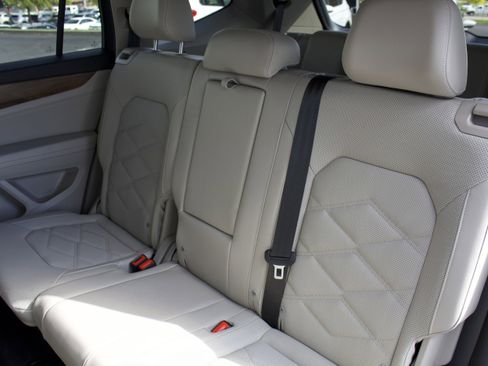 Used 2024 Volkswagen Atlas SE AWD/4WD image 27