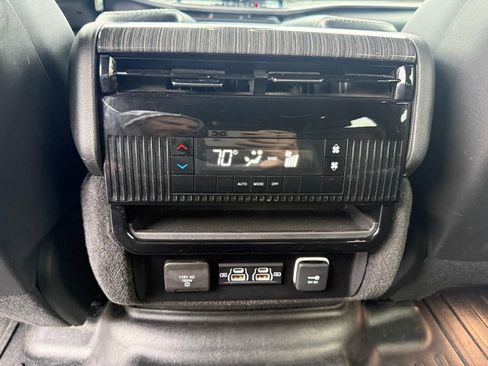 Used 2022 Jeep Wagoneer Series II w/ Premium Group I image 34