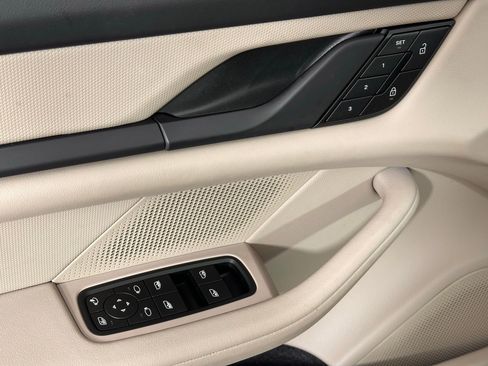 Used 2023 Porsche Taycan 4S image 39