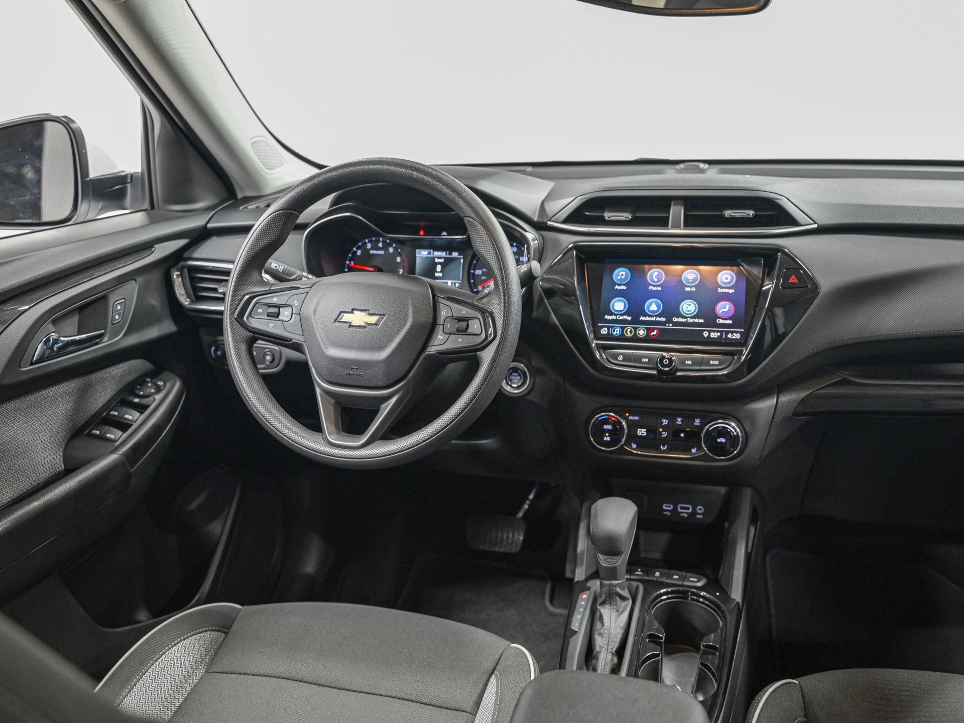 Used 2023 Chevrolet TrailBlazer LT w/ Convenience Package AWD/4WD image 29