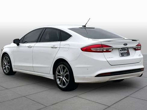 Used 2017 Ford Fusion SE w/ Equipment Group 201A FWD image 12