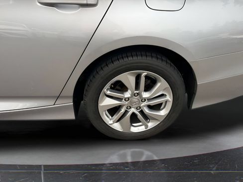 Used 2019 Honda Accord LX image 11