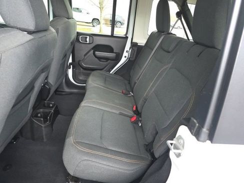 Used 2024 Jeep Wrangler Sport S image 18