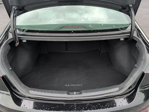 Used 2018 Hyundai Elantra Value Edition FWD image 19