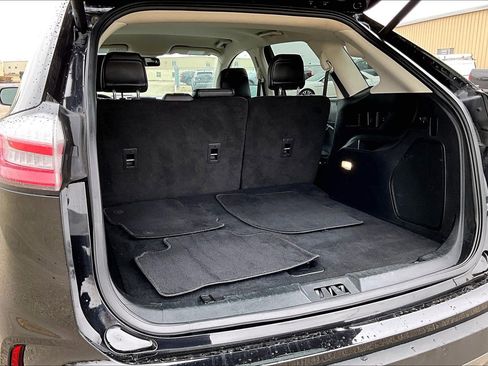 Used 2024 Ford Edge Titanium image 19