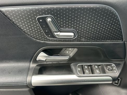 Certified 2025 Mercedes-Benz GLA 250 4MATIC image 11