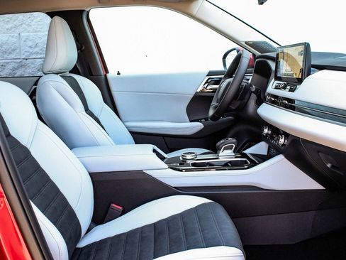 New 2025 Mitsubishi Outlander SE FWD image 42