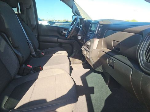 Used 2022 Chevrolet Silverado 2500 Custom w/ Custom Value Package image 13