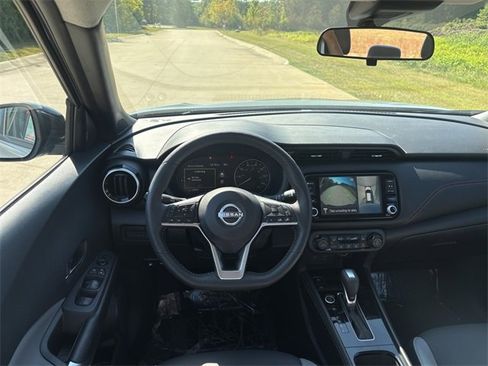 Used 2023 Nissan Kicks SR w/ SR Premium Package image 43