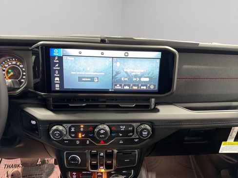 New 2026 Jeep Gladiator Rubicon w/ Steel Bumper Group image 30