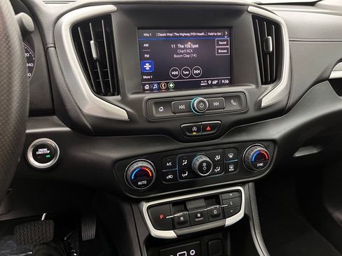Used 2022 GMC Terrain SLE w/ Driver Convenience Package image 28