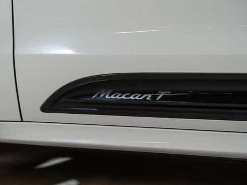 Certified 2023 Porsche Macan Turbo AWD/4WD image 6