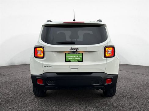 Certified 2023 Jeep Renegade Latitude w/ Premium Group image 4