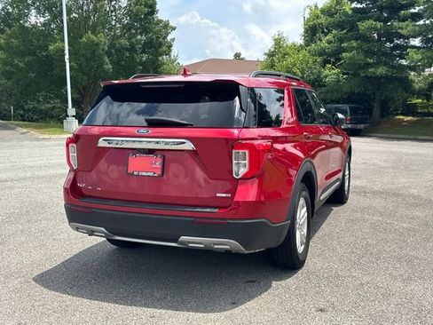 Used 2020 Ford Explorer XLT w/ Equipment Group 202A AWD/4WD image 4