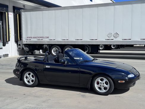 Used 1996 MAZDA MX-5 Miata image 17