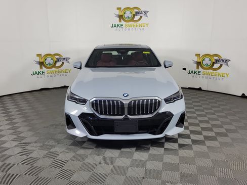 Certified 2026 BMW 540i xDrive w/ M Sport Package AWD/4WD image 2