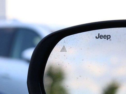 Used 2025 Jeep Compass Limited AWD/4WD image 19