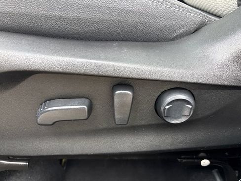 Used 2019 Subaru Forester Premium AWD/4WD image 36