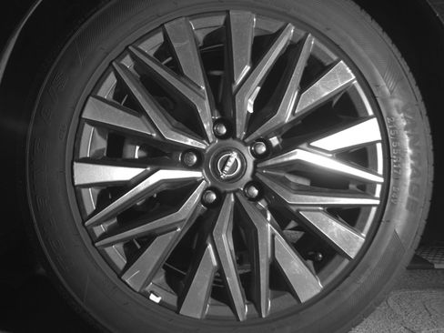 Used 2025 Nissan Altima 2.5 SV FWD image 12