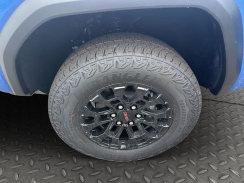 New 2026 GMC Canyon Elevation w/ Convenience Package image 18