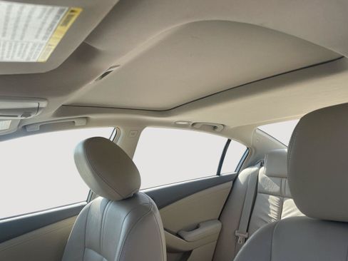 Used 2010 Nissan Altima 2.5 SL w/ SL Pkg FWD image 4