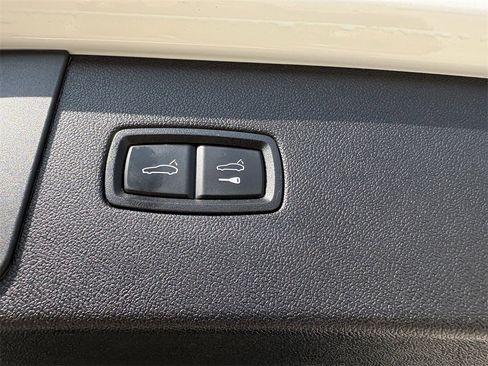 Used 2021 Porsche Cayenne image 29