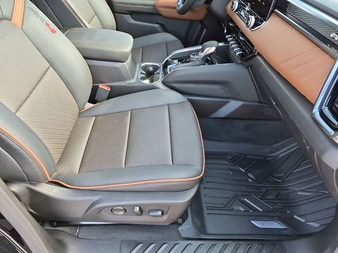 New 2026 GMC Canyon AT4 w/ AT4 Premium Package image 16