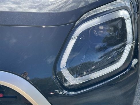 Used 2025 MINI Cooper Countryman S w/ Comfort Package Max image 9