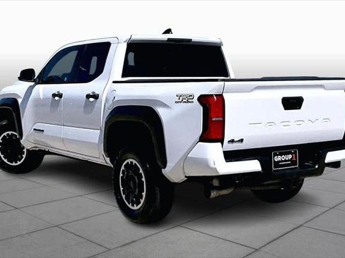 Certified 2024 Toyota Tacoma TRD Off-Road AWD/4WD image 12