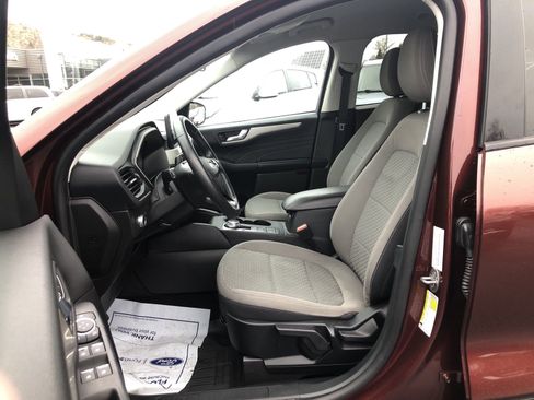 Used 2021 Ford Escape SE w/ Cold Weather Package image 7