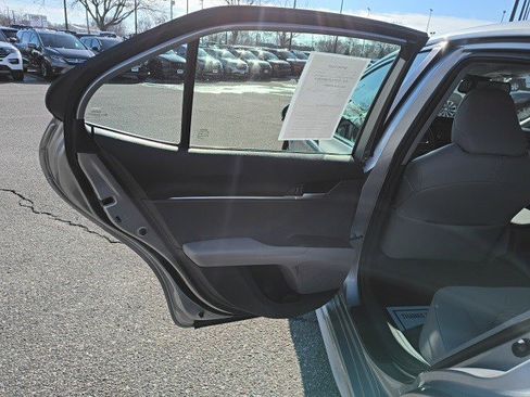 Used 2023 Toyota Camry SE image 12