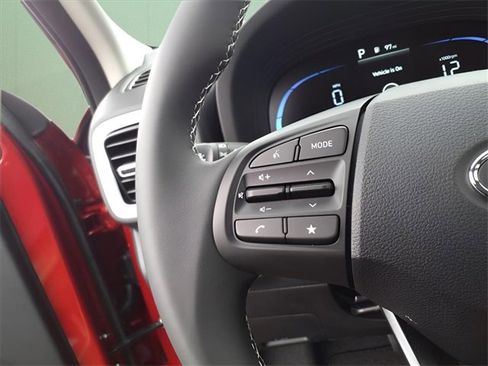 New 2025 Hyundai Venue Limited image 16