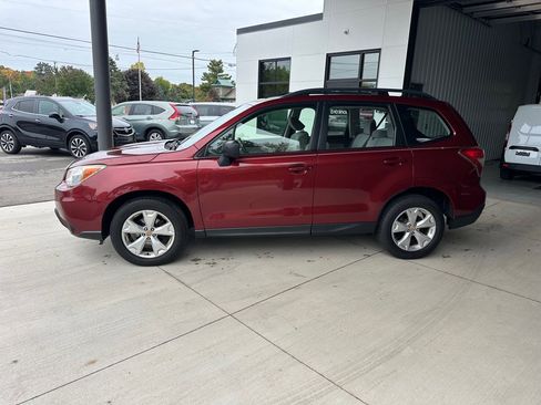 Used 2015 Subaru Forester 2.5i w/ Alloy Wheel Package image 4