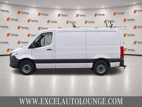 Used 2023 Mercedes-Benz Sprinter 2500 image 2