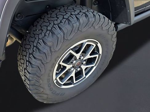 Used 2025 Jeep Wrangler Unlimited Rubicon AWD/4WD image 30