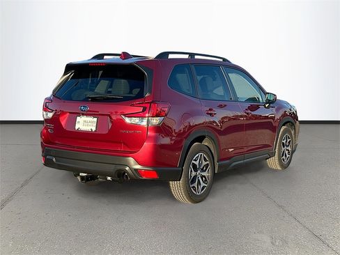 Used 2021 Subaru Forester Premium image 7