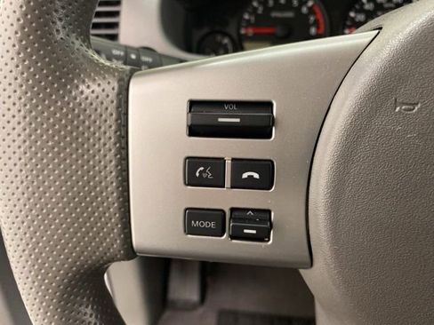 Used 2018 Nissan Frontier SV AWD/4WD image 14