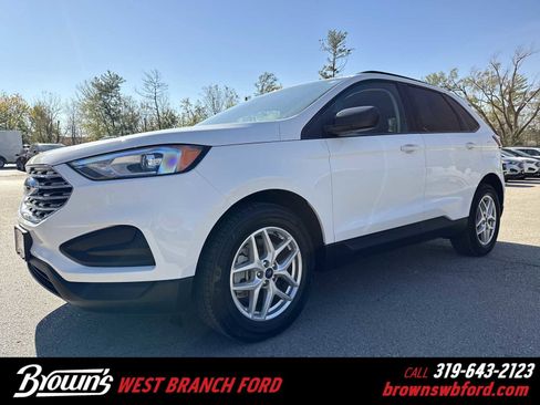 Used 2022 Ford Edge SE image 1