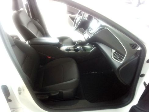 Used 2022 Chevrolet Malibu LT FWD image 16