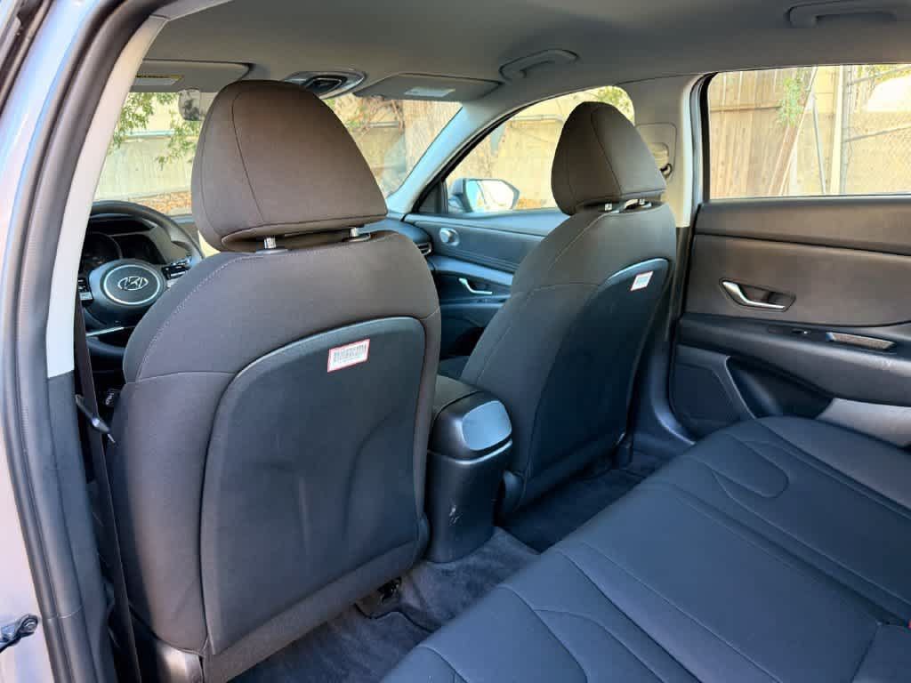 Used 2023 Hyundai Elantra SEL w/ Cargo Package FWD image 11