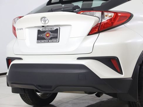 Used 2021 Toyota C-HR LE image 40
