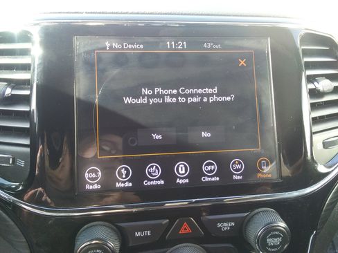 Used 2019 Jeep Grand Cherokee Altitude image 28