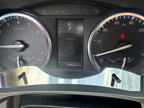 Used 2015 Toyota Highlander XLE FWD image 6