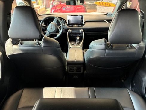Used 2021 Toyota RAV4 XSE w/ XSE Grade Weather Package AWD/4WD image 14