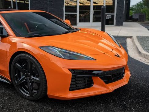 Used 2023 Chevrolet Corvette Z06 RWD image 3