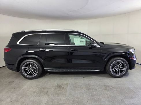 New 2026 Mercedes-Benz GLS 450 4MATIC image 3