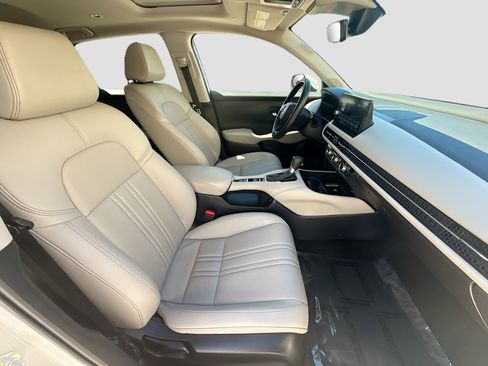 Certified 2025 Honda HR-V EX-L image 30