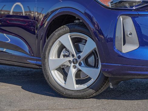 New 2025 Audi Q5 Prestige image 1